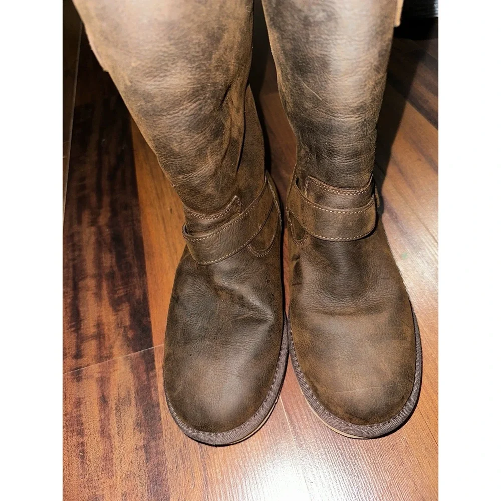Ugg Australia Sutter Boot Brown‎ Water Resistant Size 8 1005374